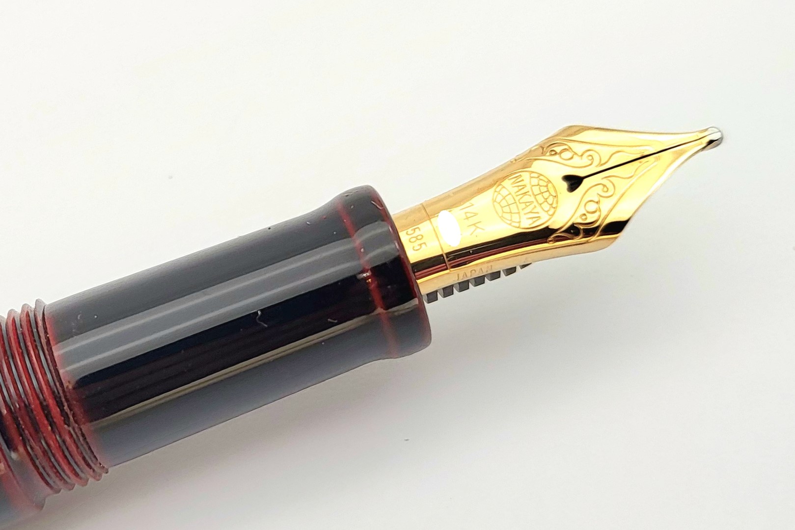 NakayaDeskPenKuroTamenuriFP_J